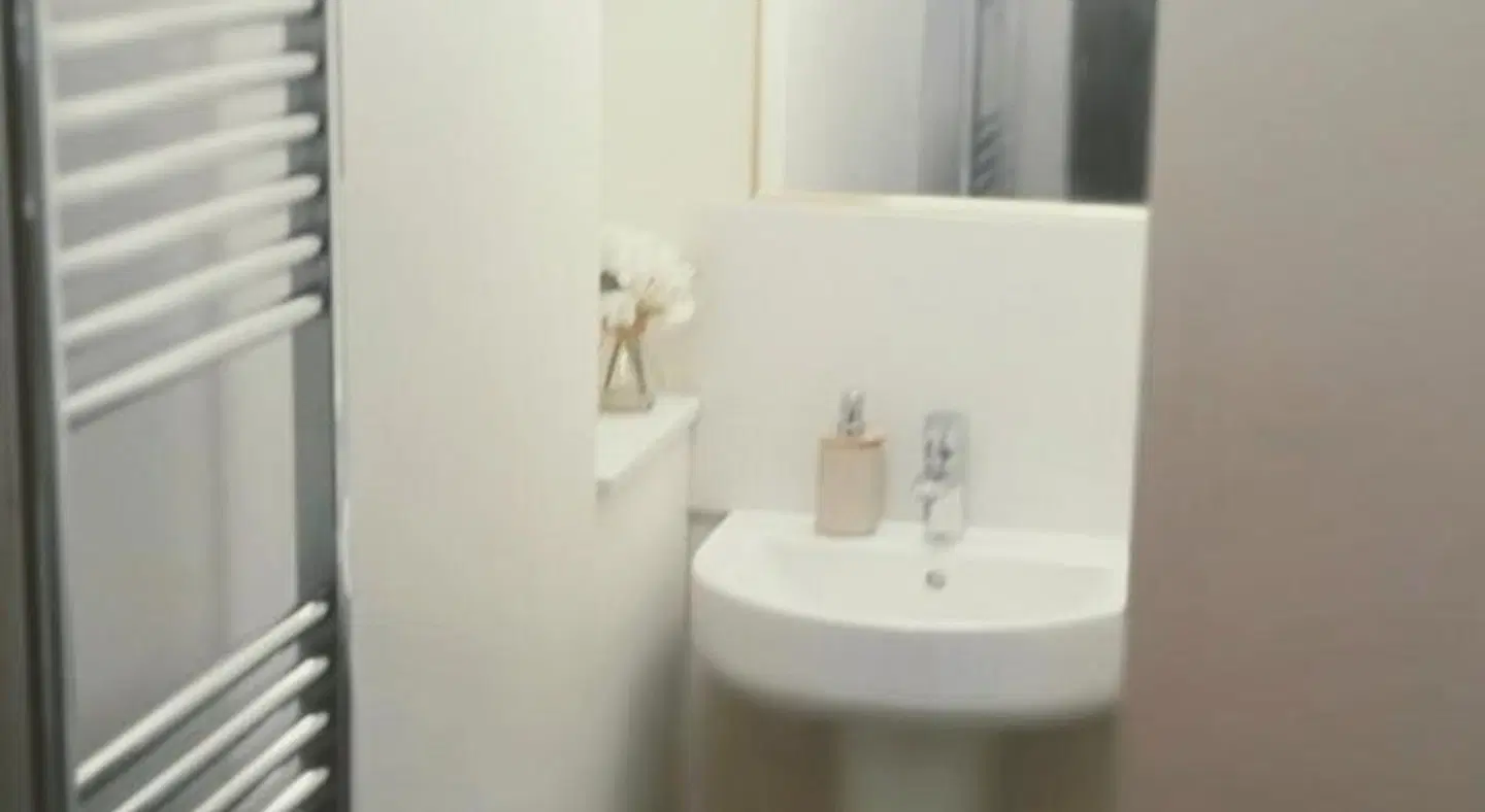 Henrietta Suites City Centre Badezimmer