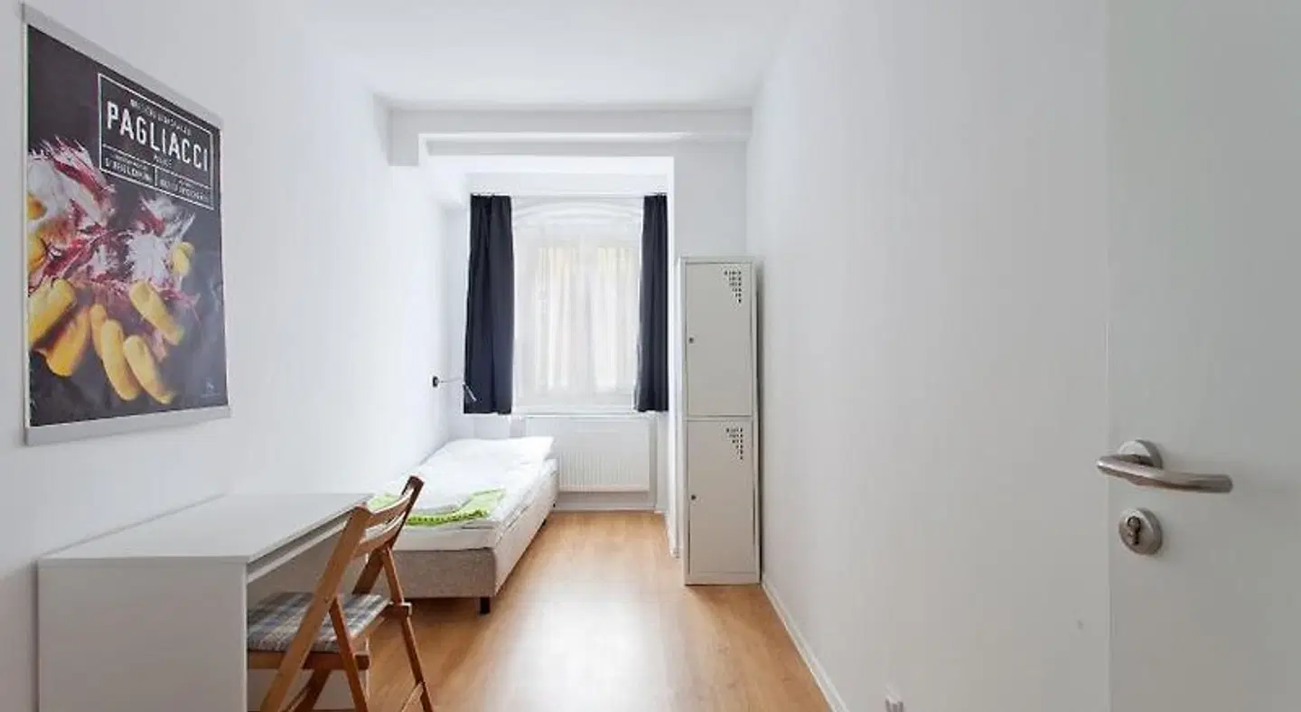Opera Hostel ROOM_EXAMPLE