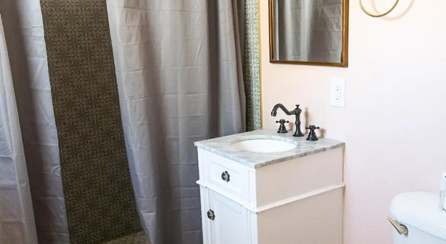 SageBrush Inn Badezimmer