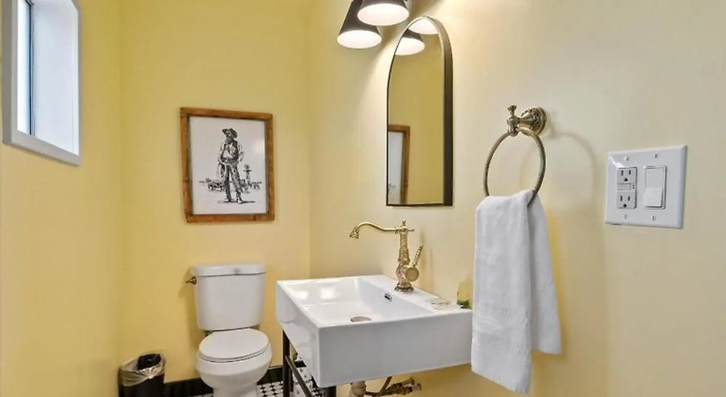 SageBrush Inn Badezimmer