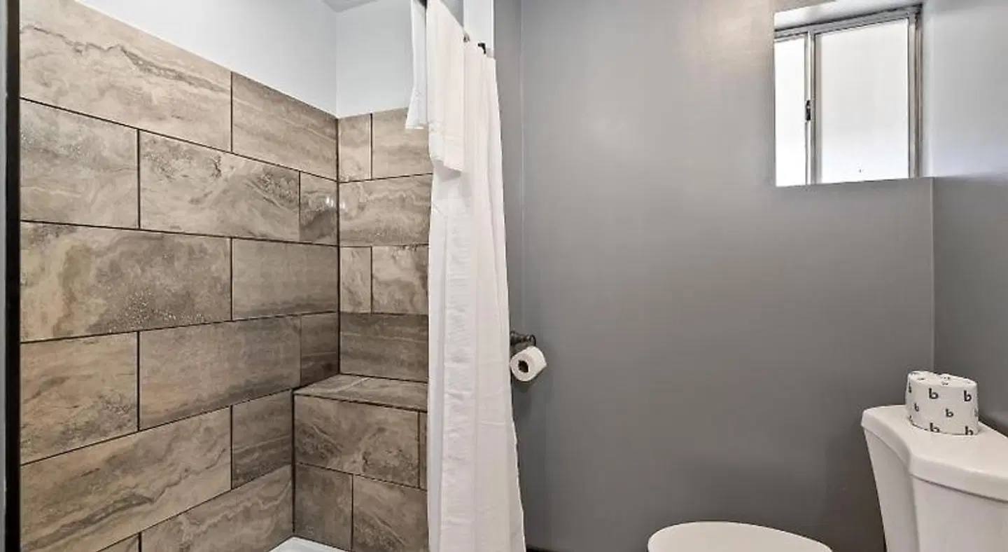 SageBrush Inn Badezimmer