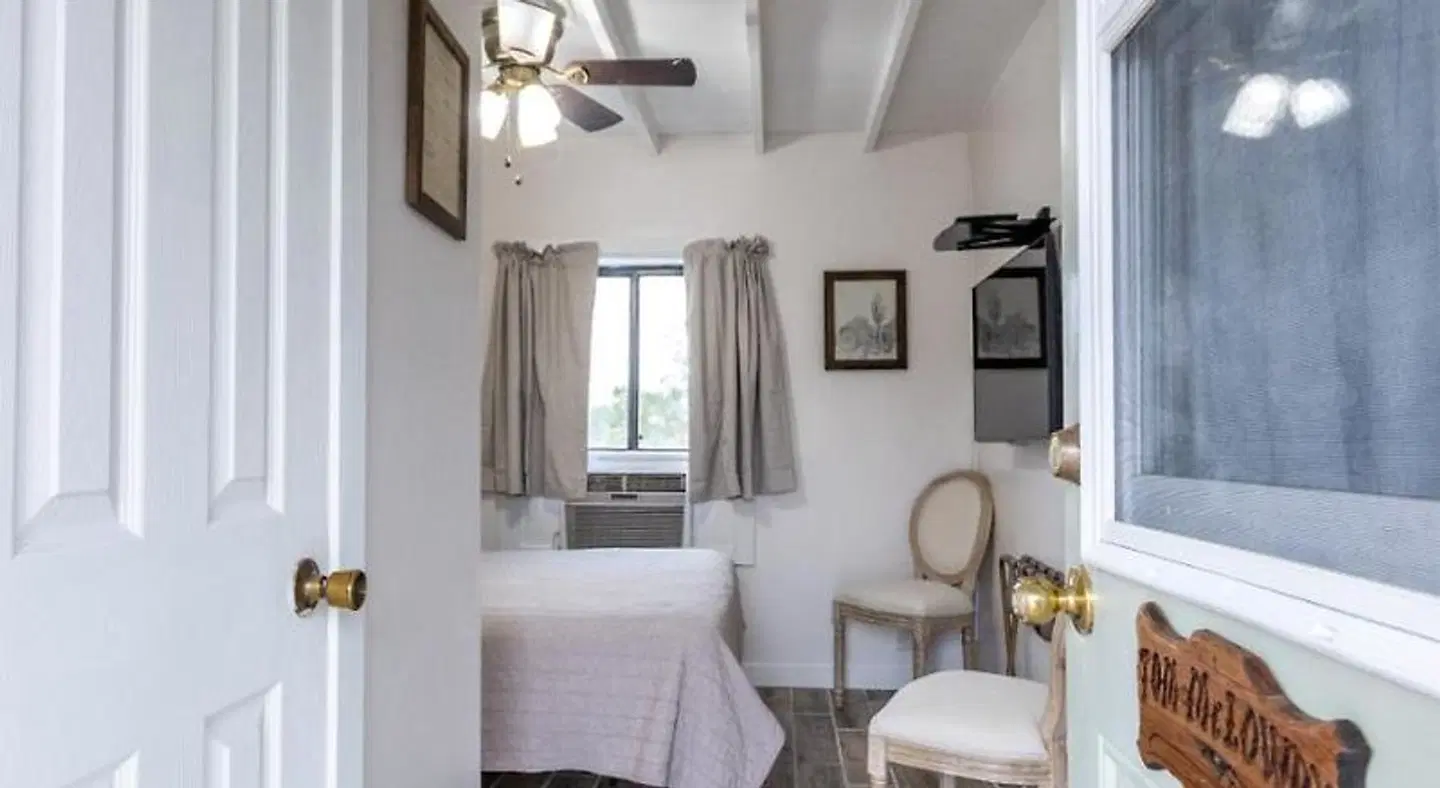 SageBrush Inn ROOM_EXAMPLE