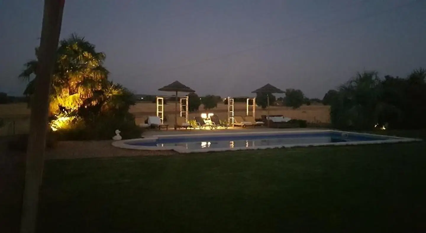 Trendy and Luxe Bed & Breakfast EXTERIOR