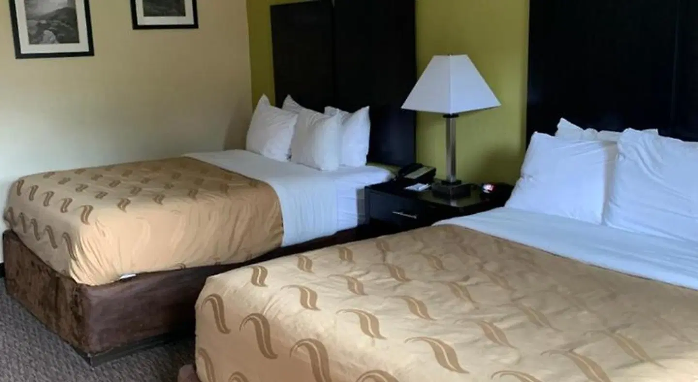 Super 8 - Asheville ROOM_EXAMPLE