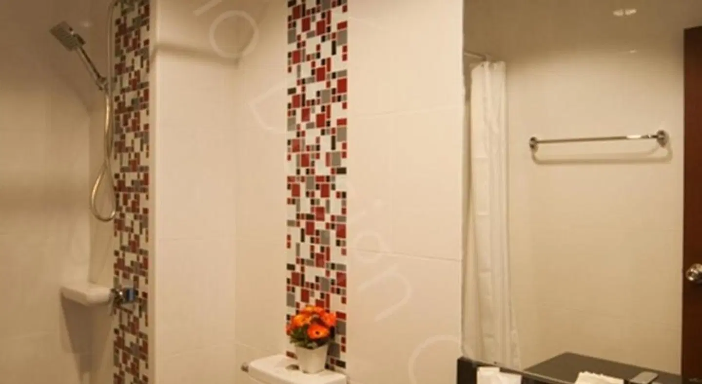The Crystal Beach Hotel Badezimmer