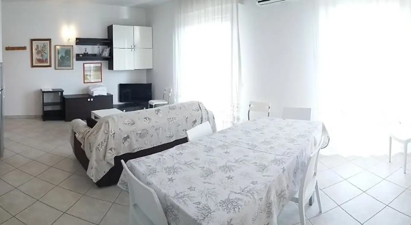 A due Passi ROOM_EXAMPLE