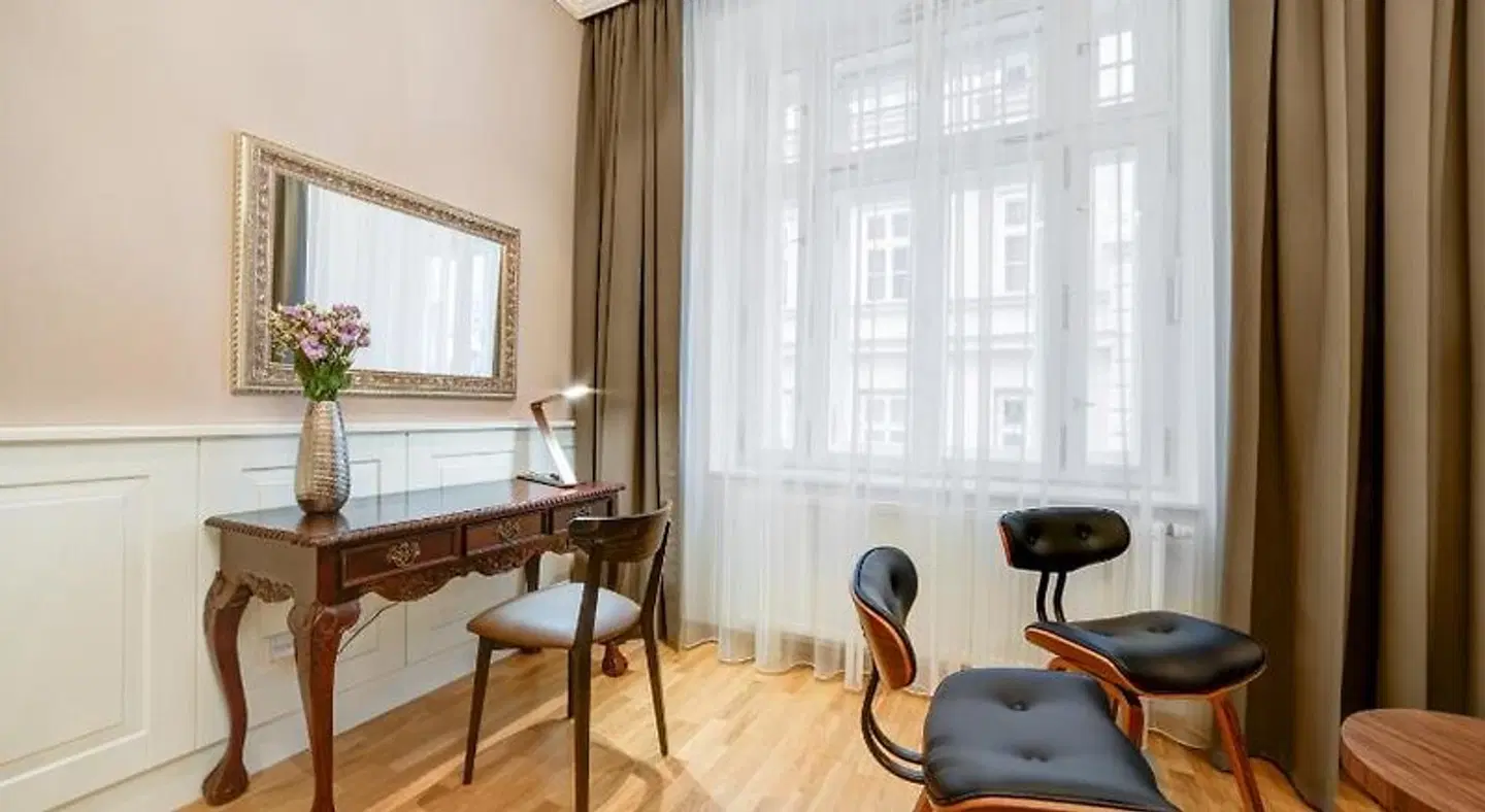 Bishop Apartments ROOM_EXAMPLE