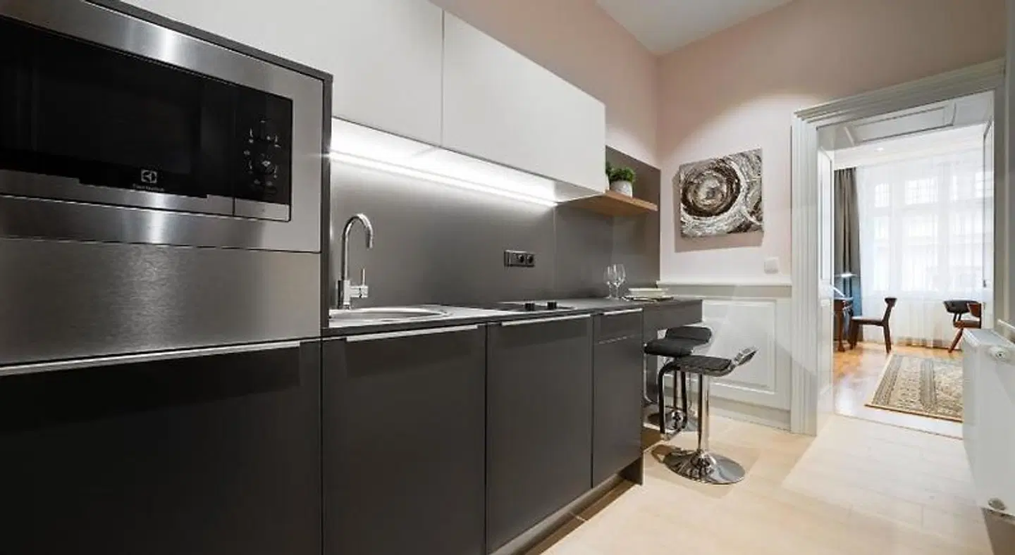 Bishop Apartments ROOM_EXAMPLE