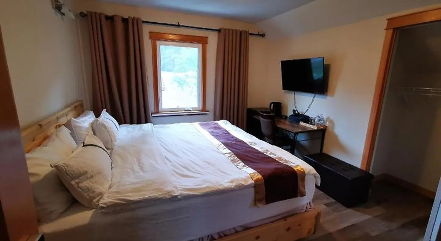 Riverfront Estate Bed&Breakfast Banff ROOM_EXAMPLE