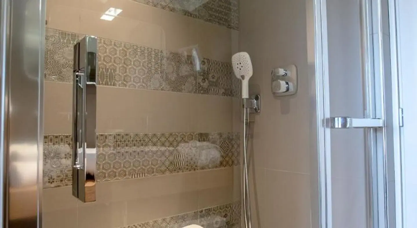 Uve Rooms & Wine Bar Badezimmer