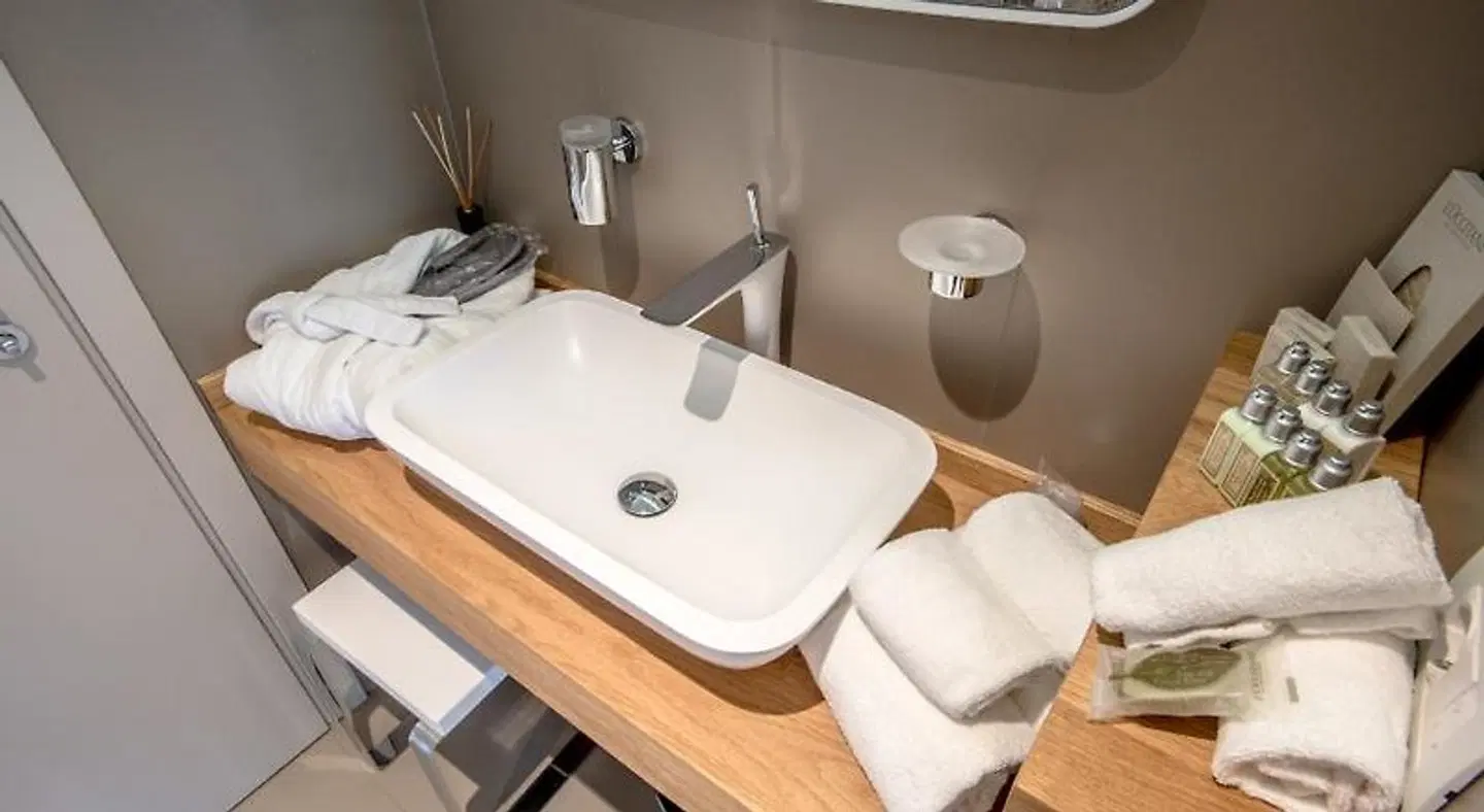Uve Rooms & Wine Bar Badezimmer