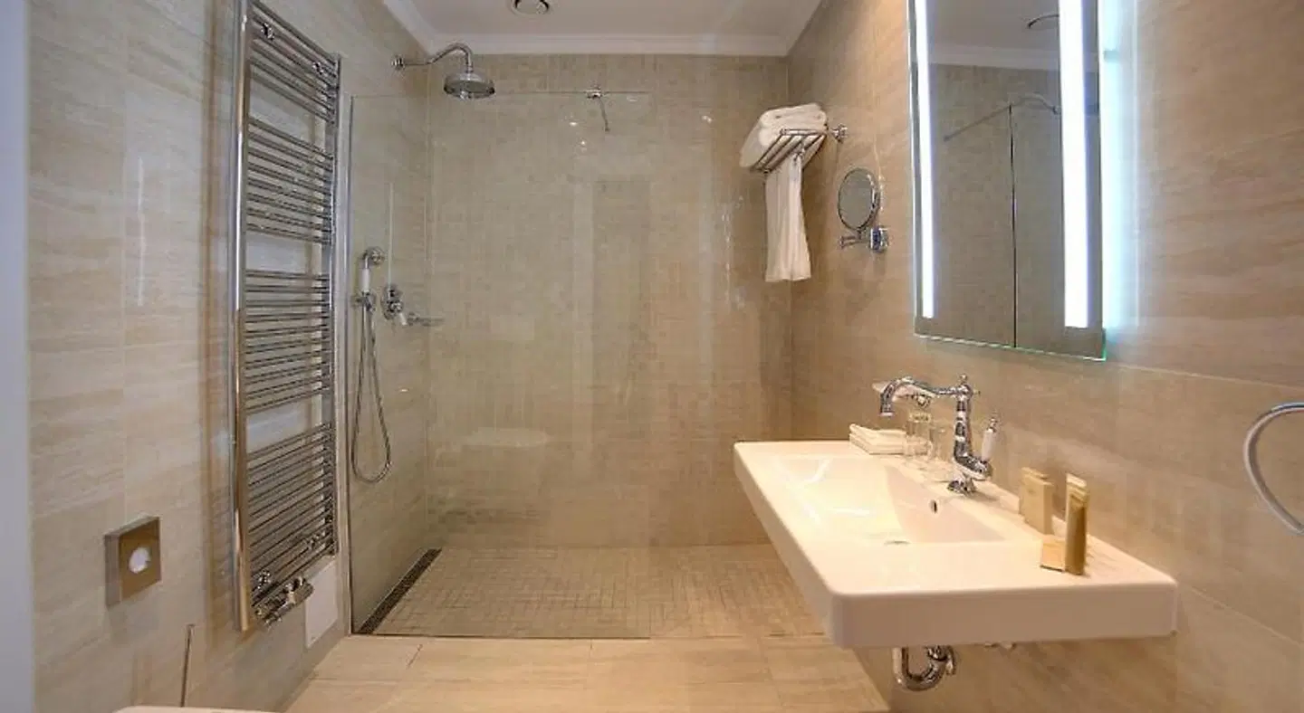 Luxury Spa Hotel Olympic Palace Badezimmer