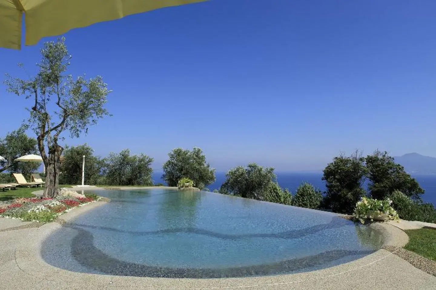 Anna Belle Elegant AgriResort OUTDOOR_POOL