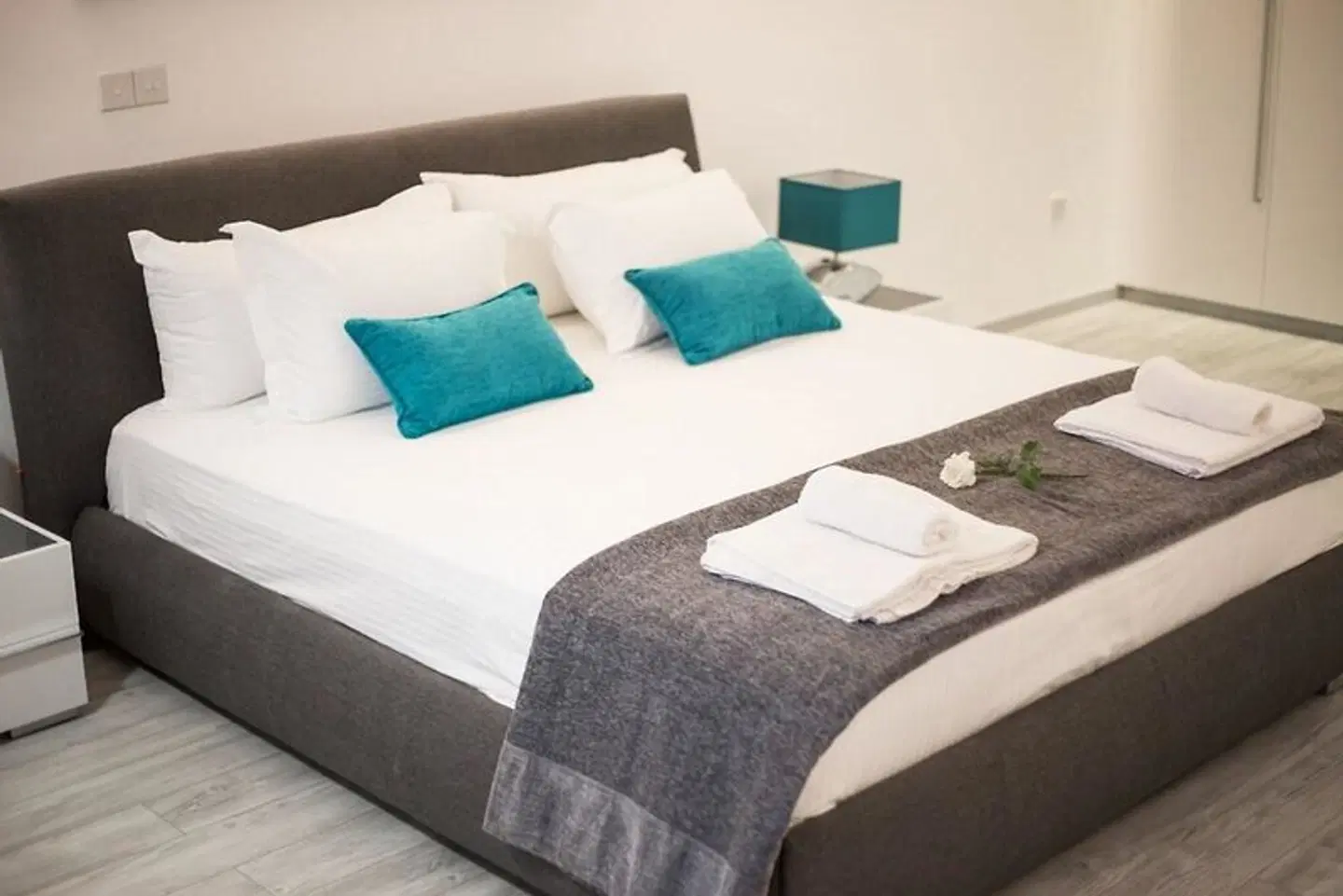 Corina Apartments ROOM_EXAMPLE