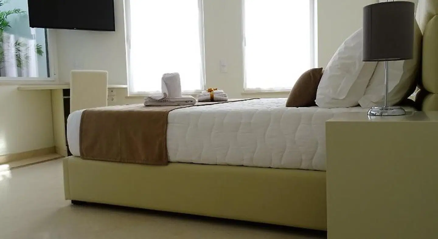 Bowen, Luxury Suites ROOM_EXAMPLE