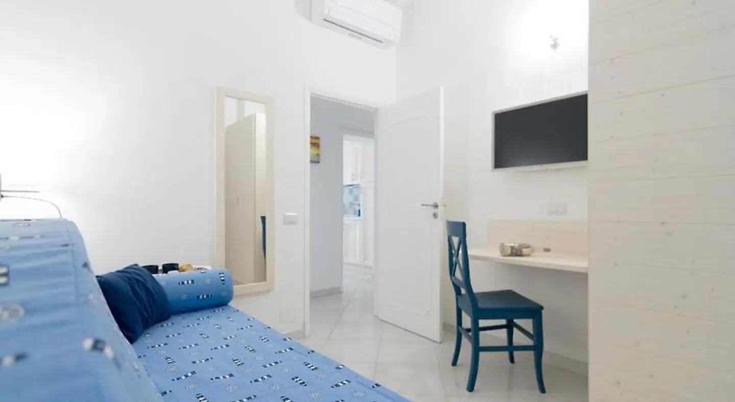 Aquamarine Relaxing Capri Suites ROOM_EXAMPLE