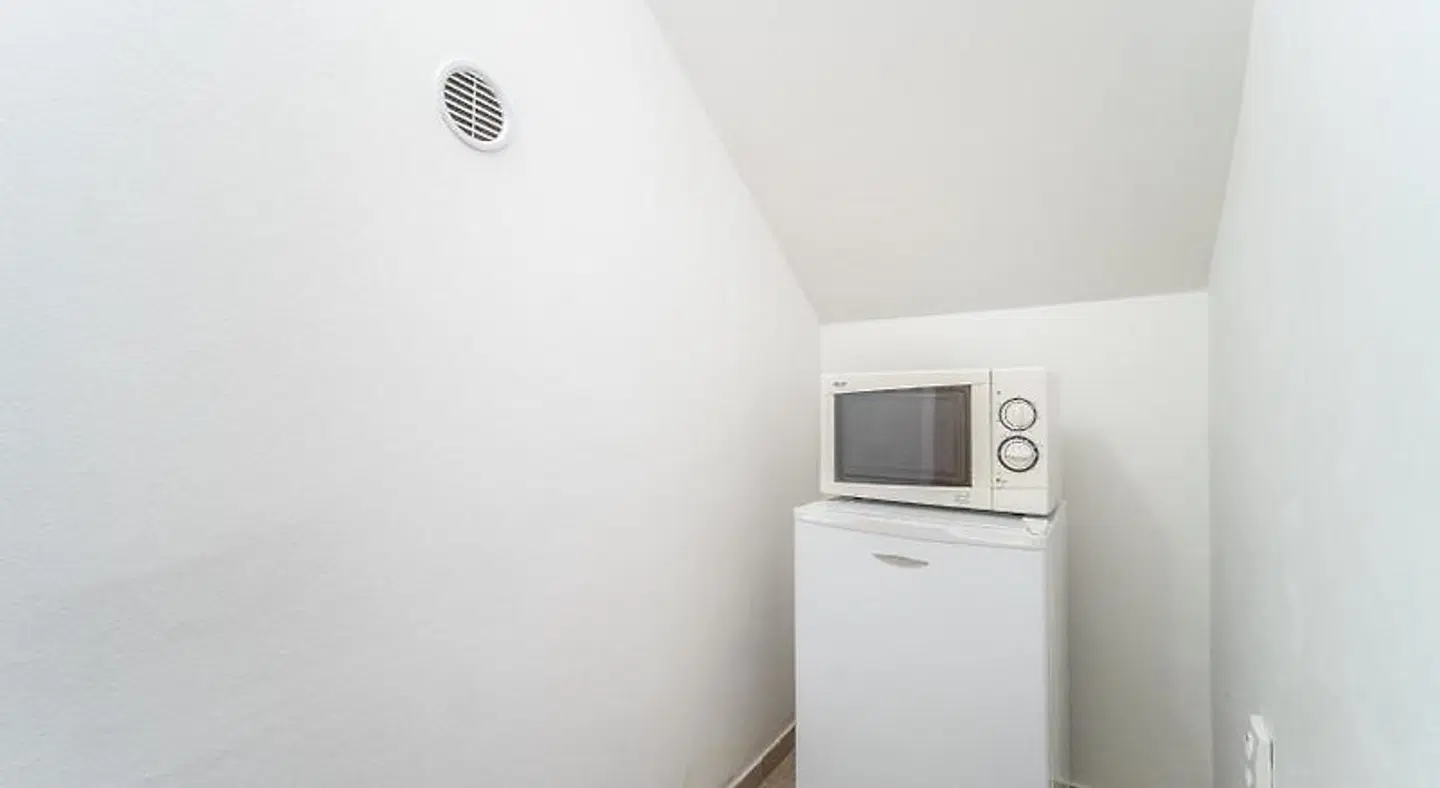 Family Pension ROOM_EXAMPLE
