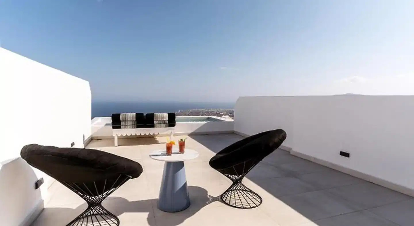 Cresanto Luxury Suites Terrasse