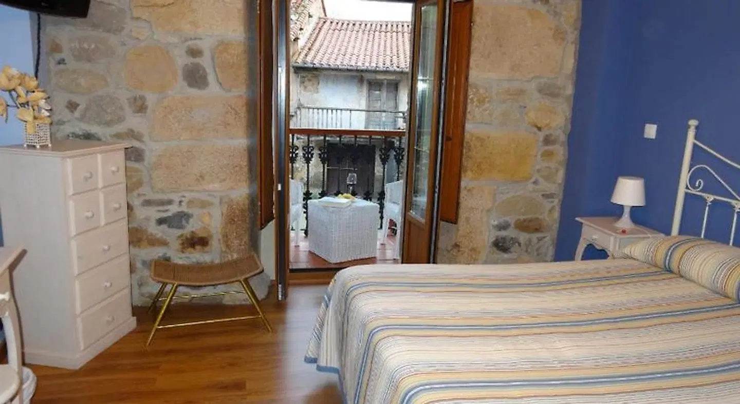 Posada de Villacarriedo ROOM_EXAMPLE