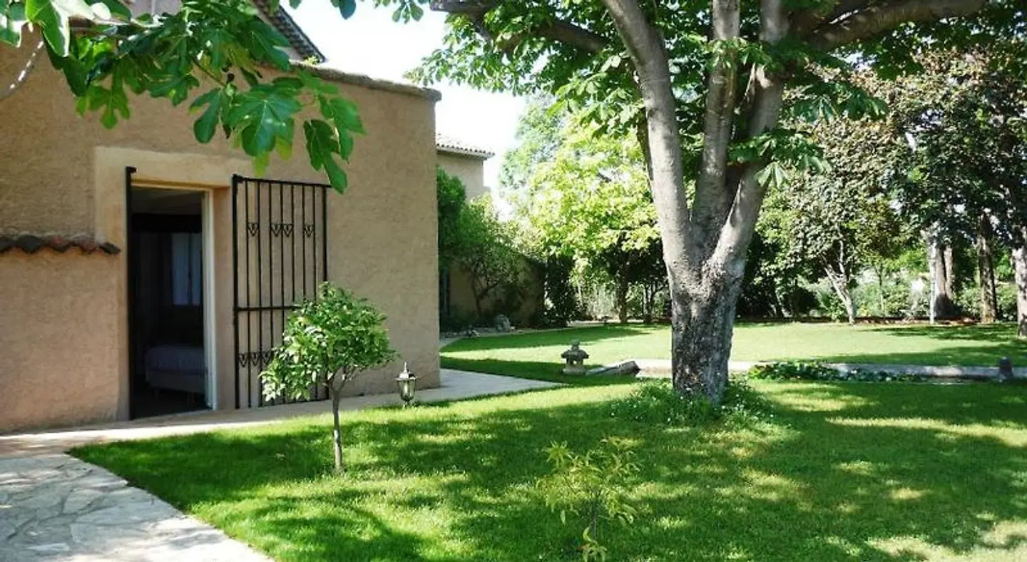 Le Mas du Chanoine Garten