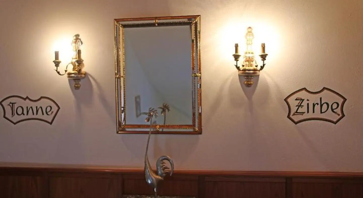 Muhlradl LOUNGE_LOBBY