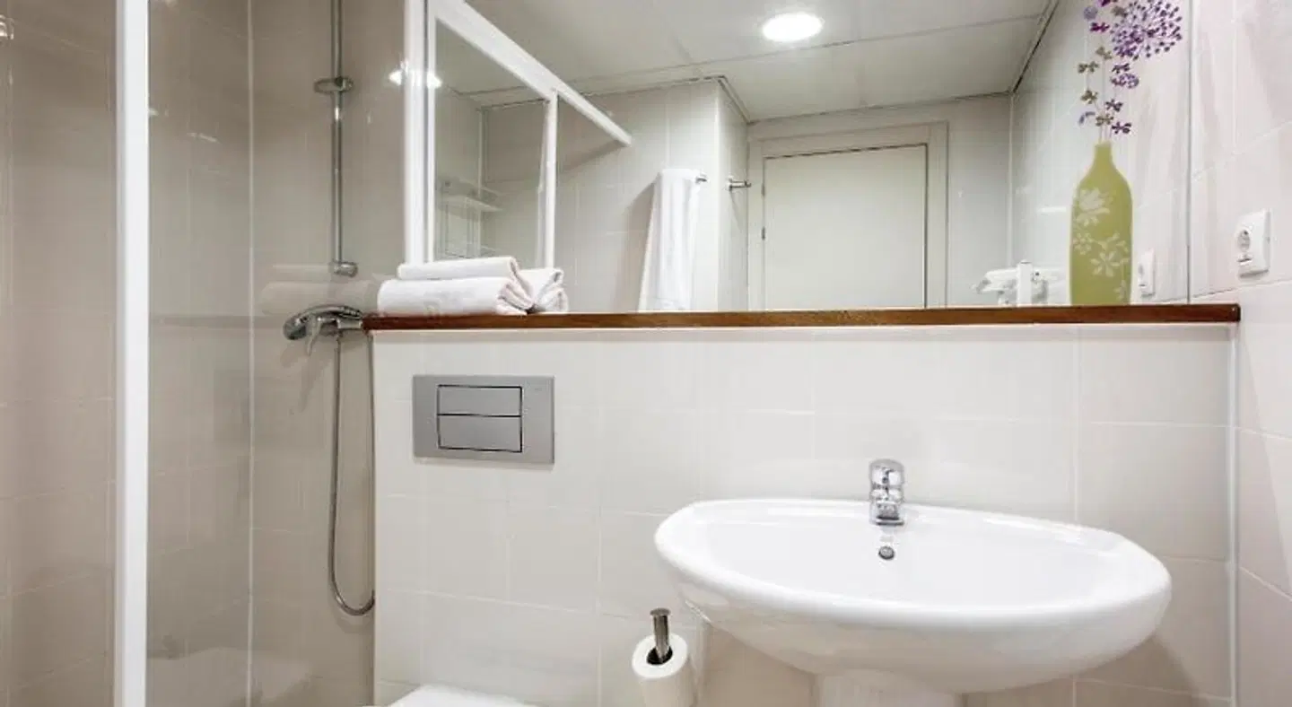 Residencia Giner de Los Ríos Badezimmer