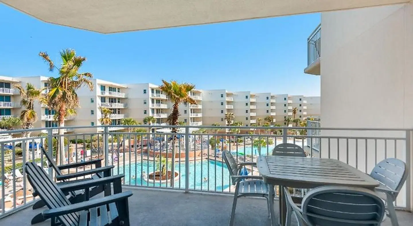 Waterscape Resort by Tufan Terrasse