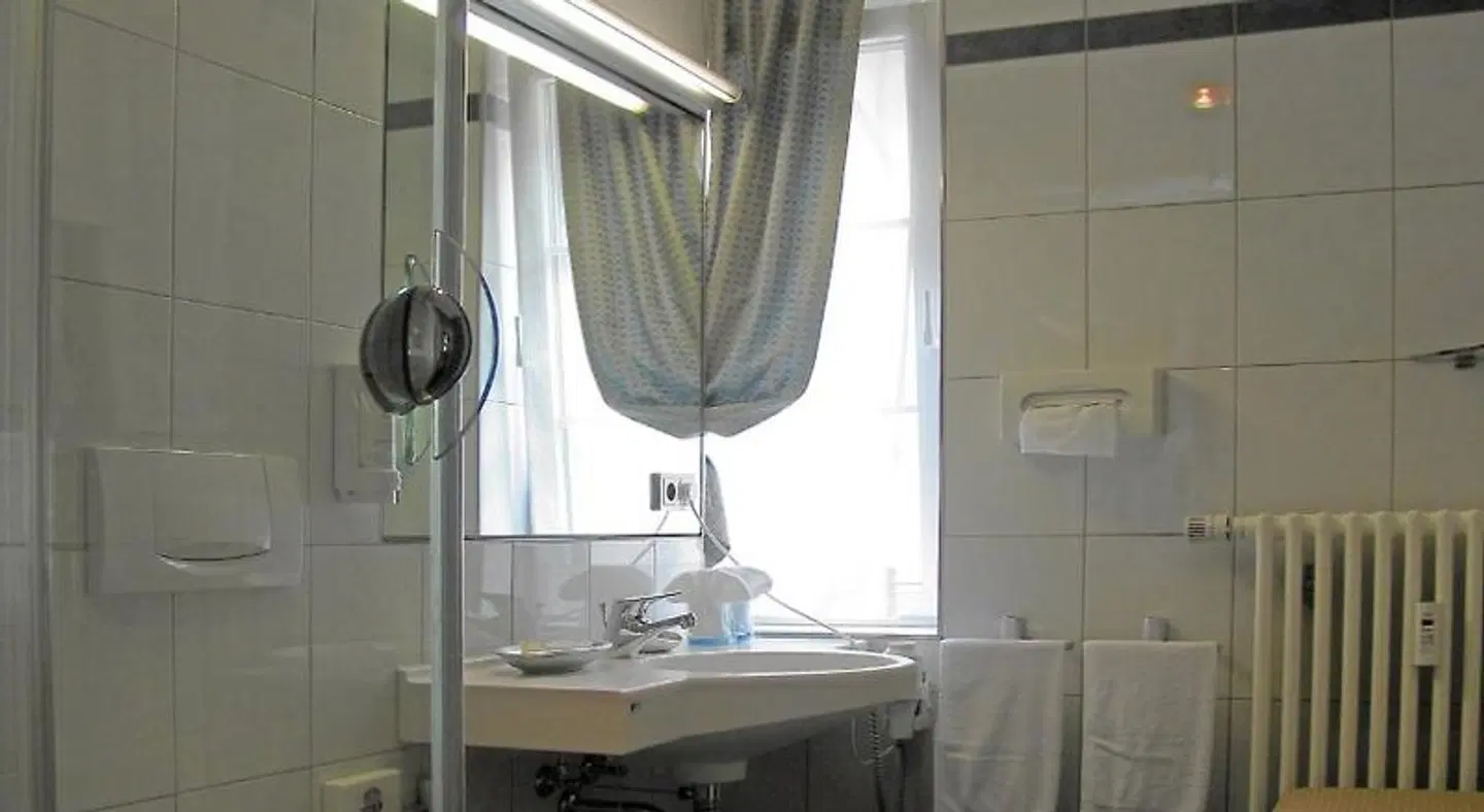 Cityhotel Metropol Badezimmer