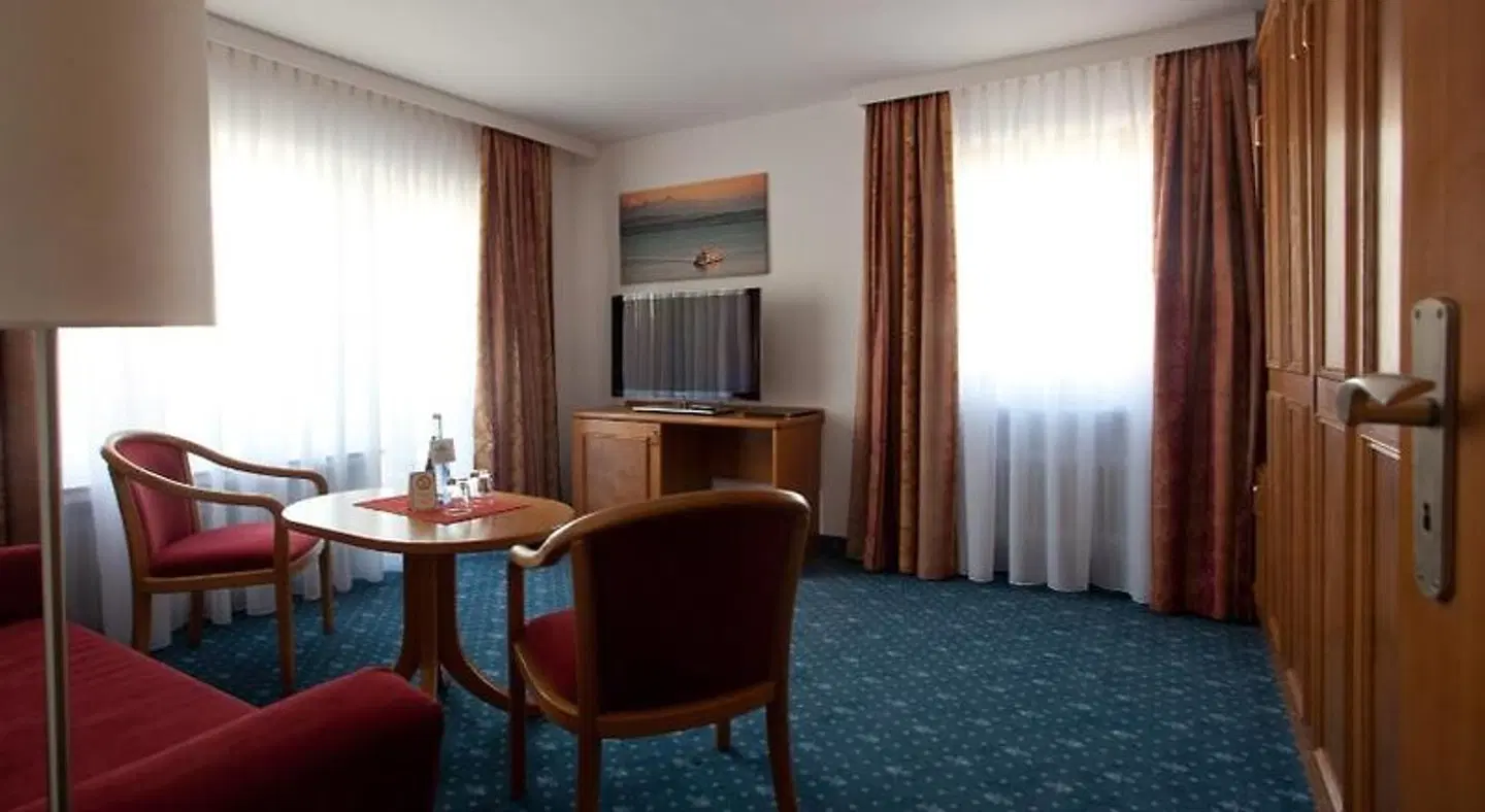 Hotel Knaus ROOM_EXAMPLE