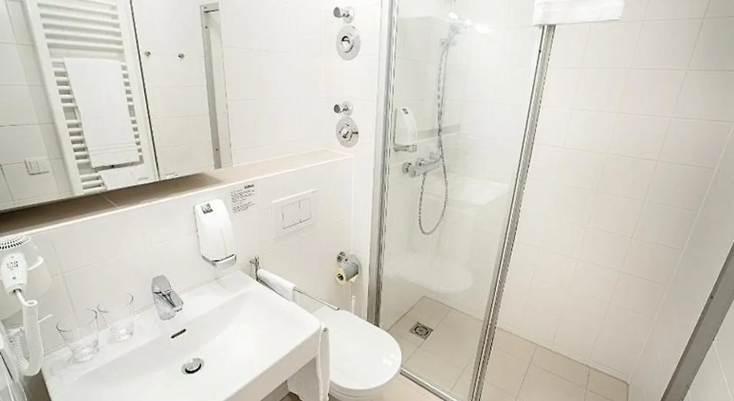 Frühstückshotel Waldbauer Badezimmer