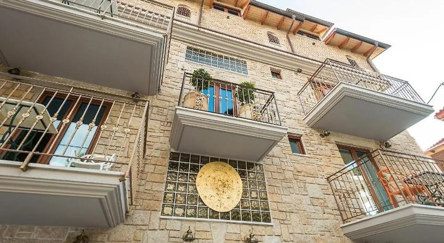 Leda Suites EXTERIOR