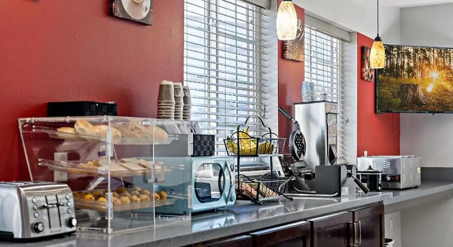 Paris Inn & Suites Restaurant