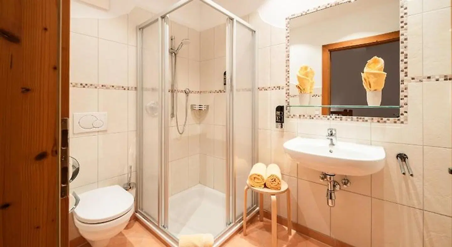 Aparthotel Alpenchalet Badezimmer