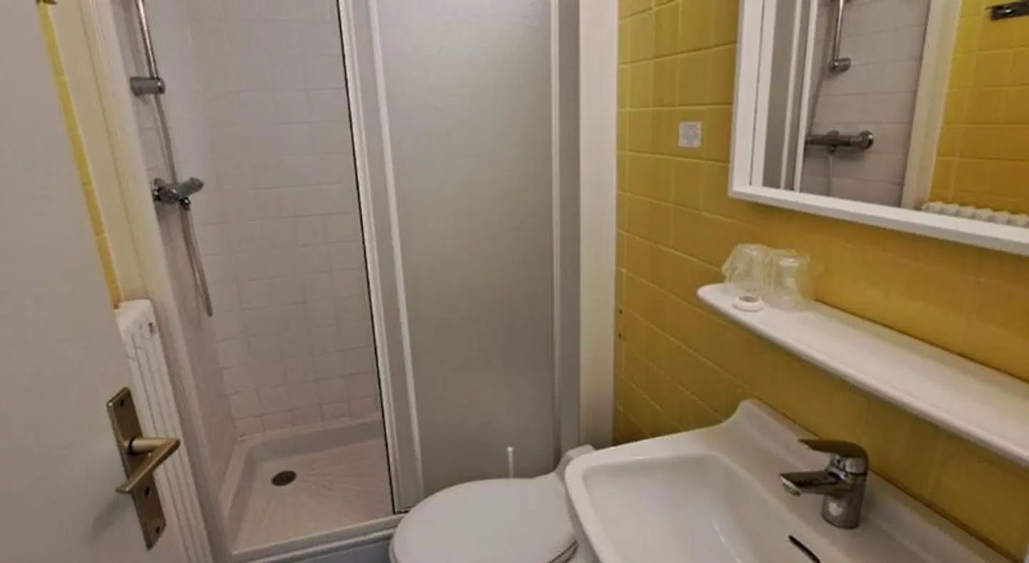 Hotel Les Mouflons Badezimmer