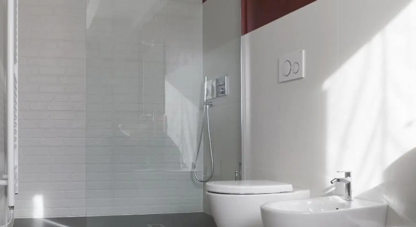 TiAMo Modern Design Guest House Badezimmer