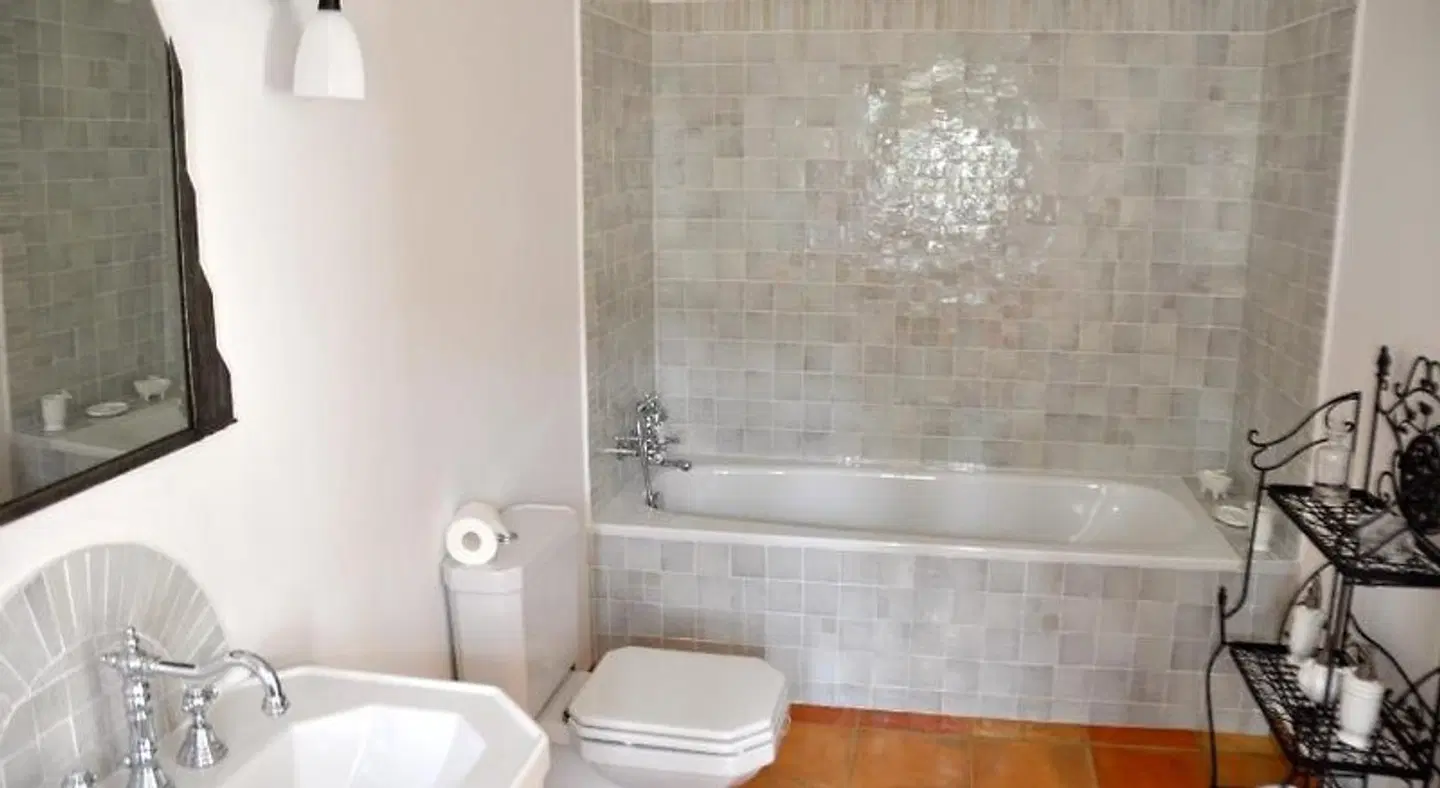 Le Mas du Perthus Badezimmer