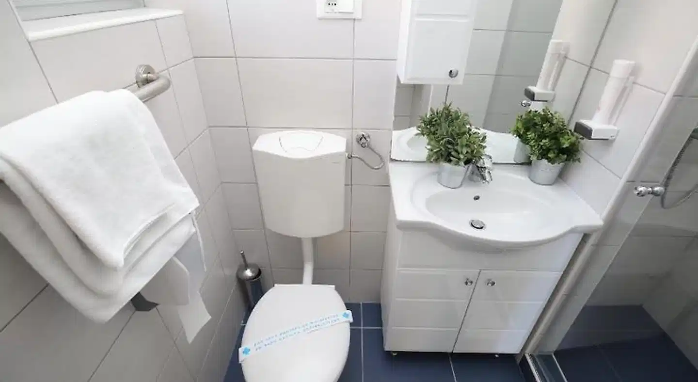 Pansion Delfin Badezimmer