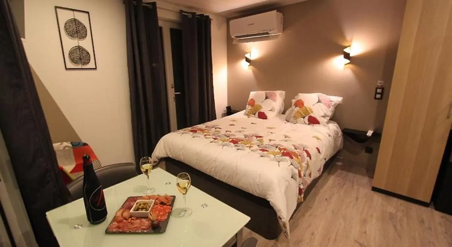 La chambre des Onglous HEALTH_BEAUTY