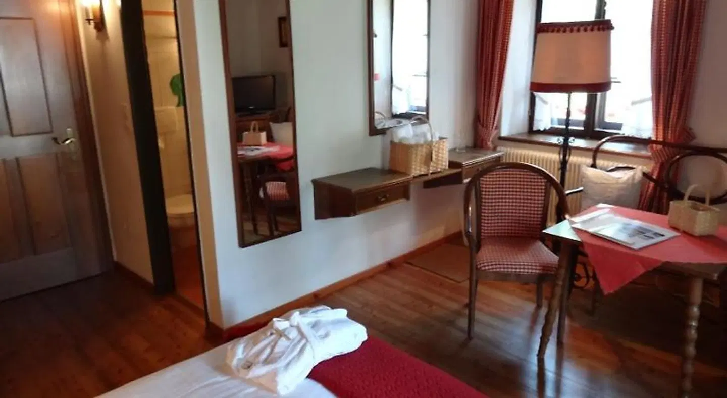 Fahrnberger ROOM_EXAMPLE