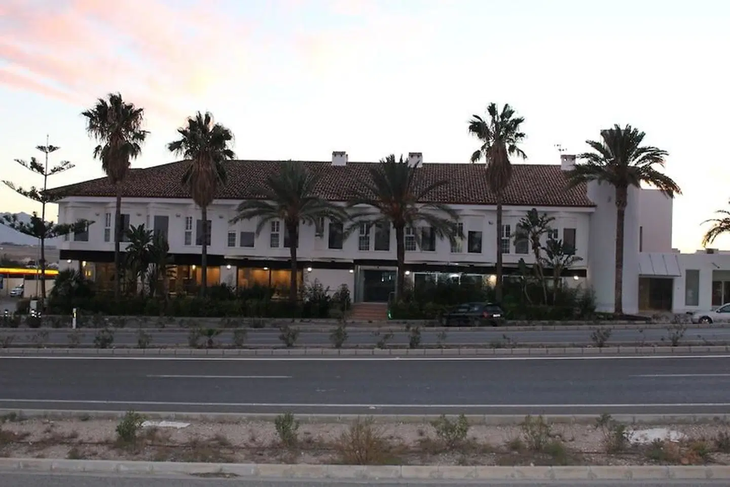 Avent Verahotel EXTERIOR