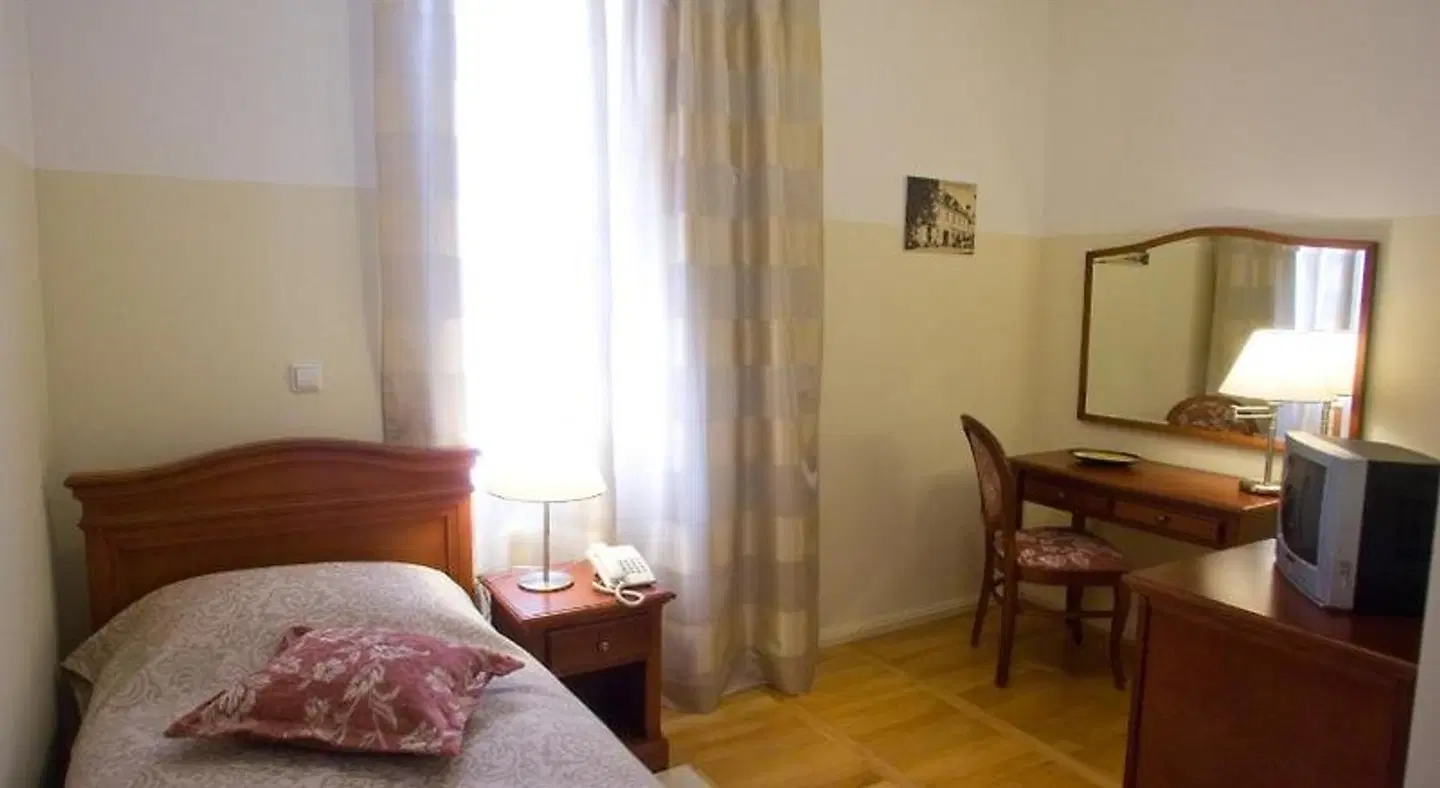 Frankopan ROOM_EXAMPLE