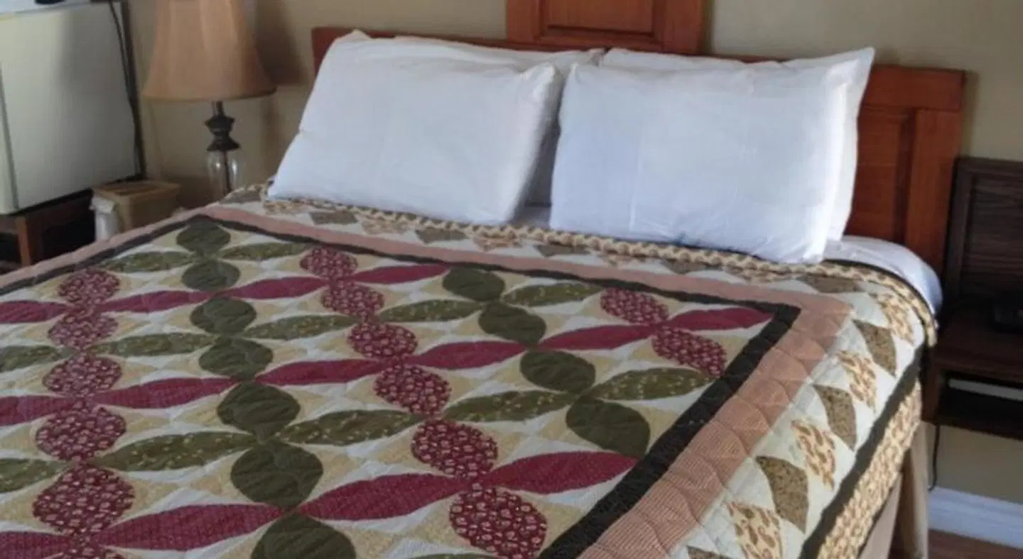 Boathouse Country Inn ROOM_EXAMPLE