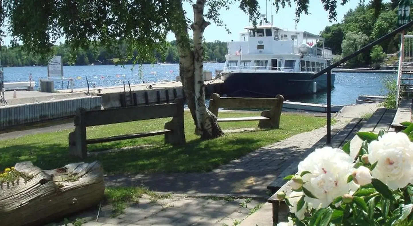 Boathouse Country Inn Garten