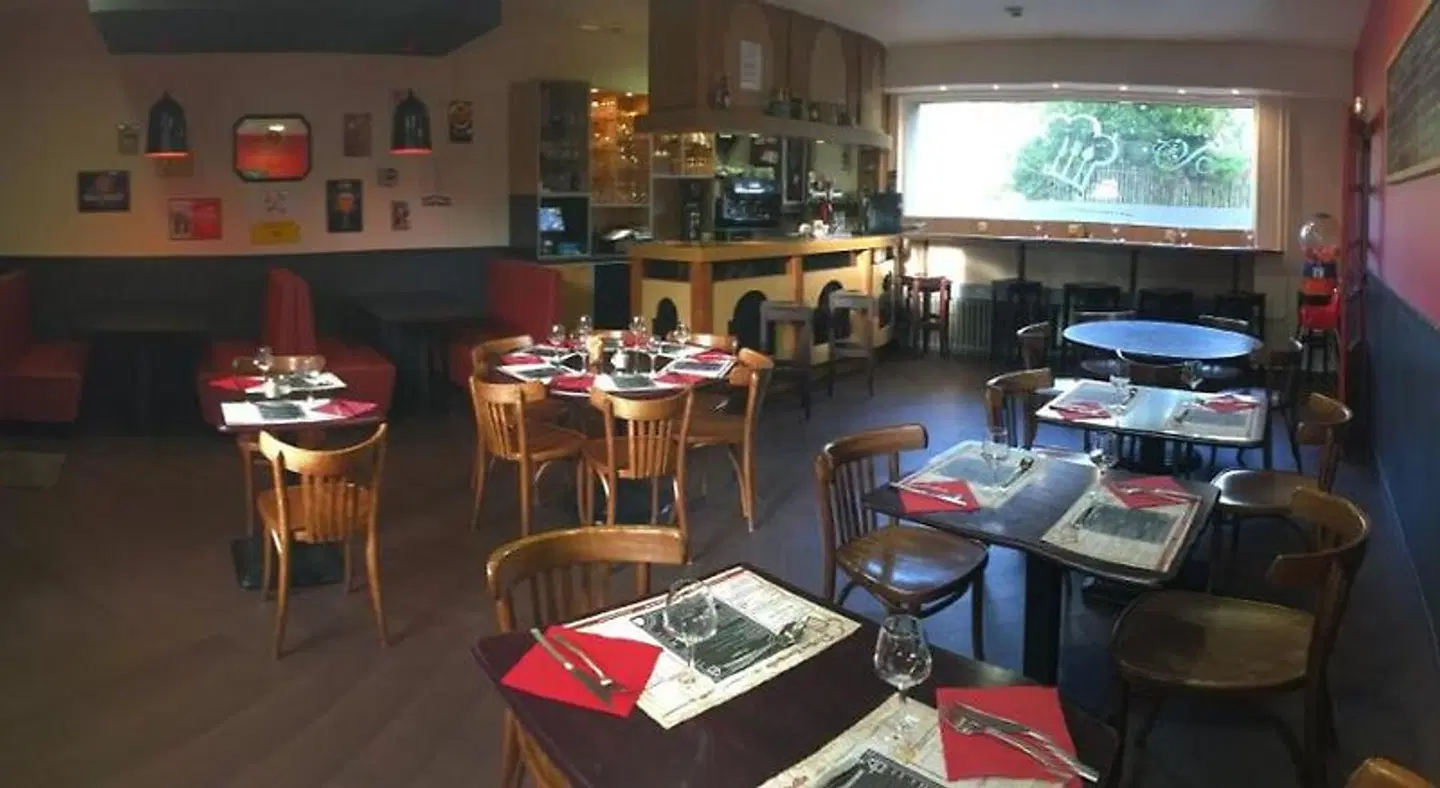 Au Père Tranquille Restaurant