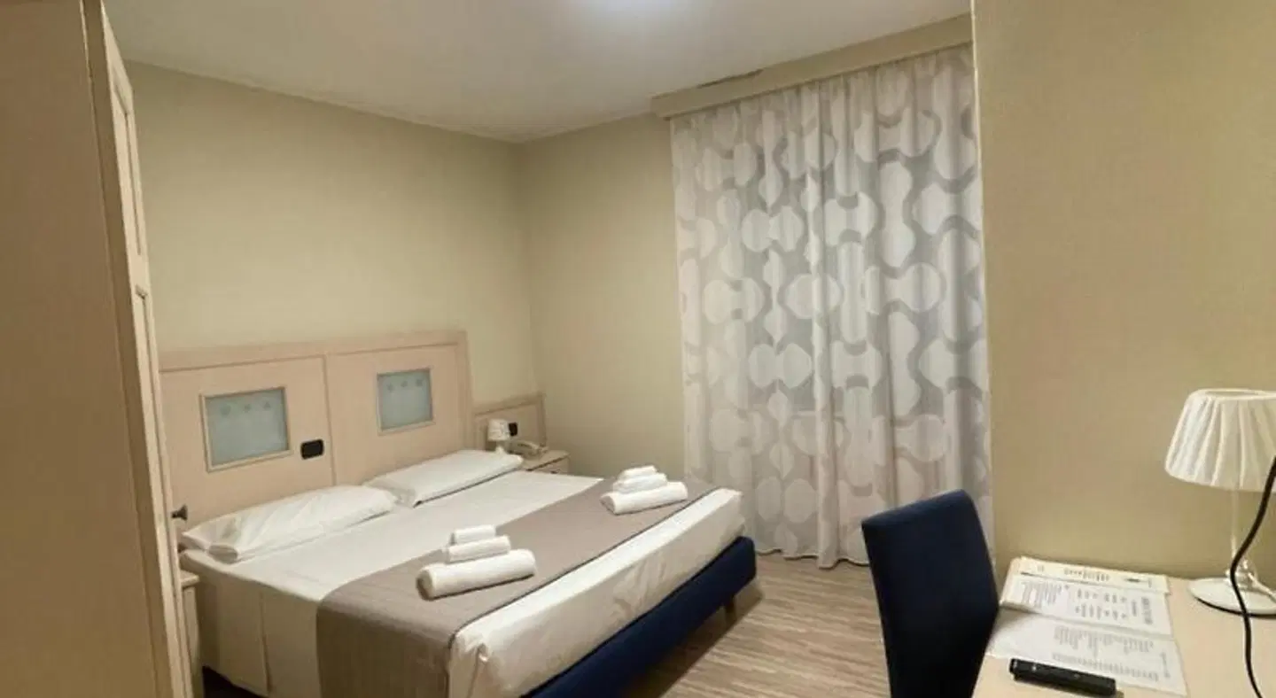 Franca ROOM_EXAMPLE