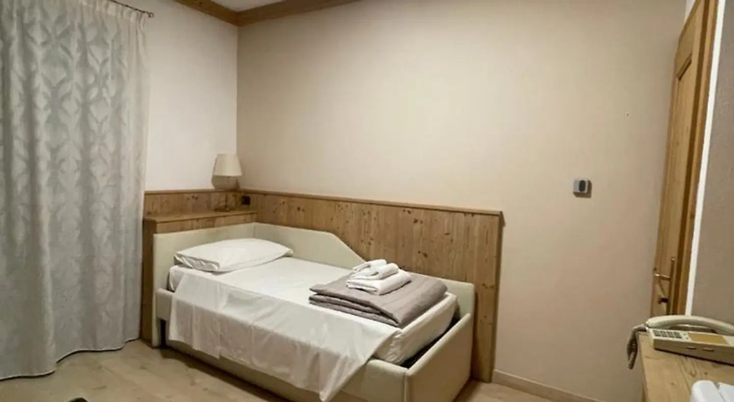 Franca ROOM_EXAMPLE
