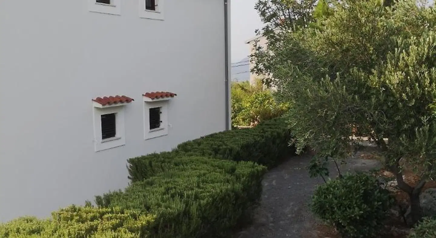 Willa Ferry **** EXTERIOR