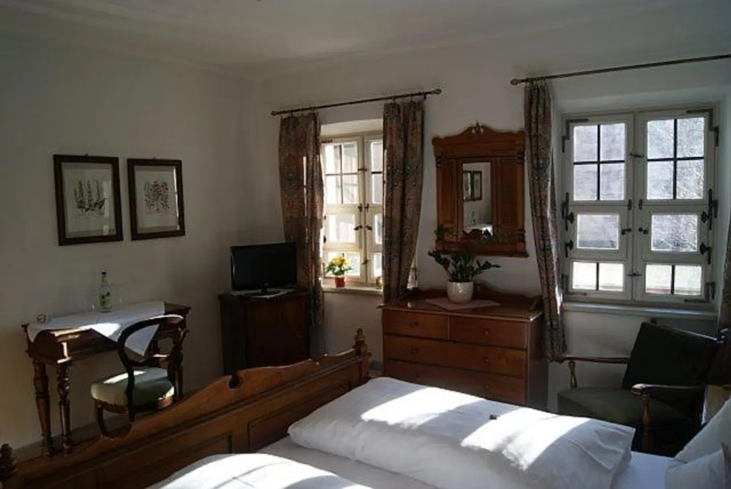 Hotel Zum Schwarzen Ross ROOM_EXAMPLE