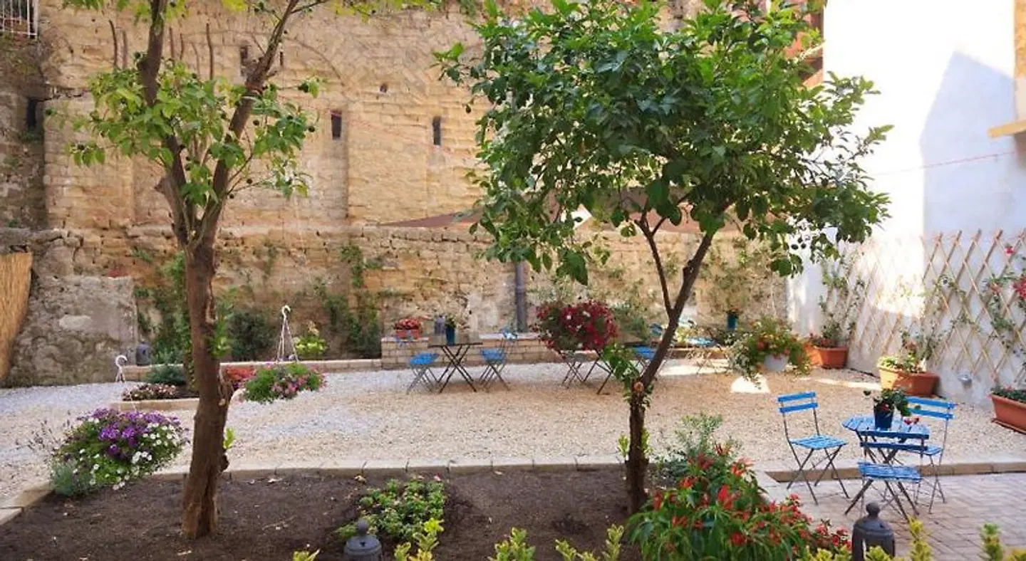 Borgo Vergini Garden Garten