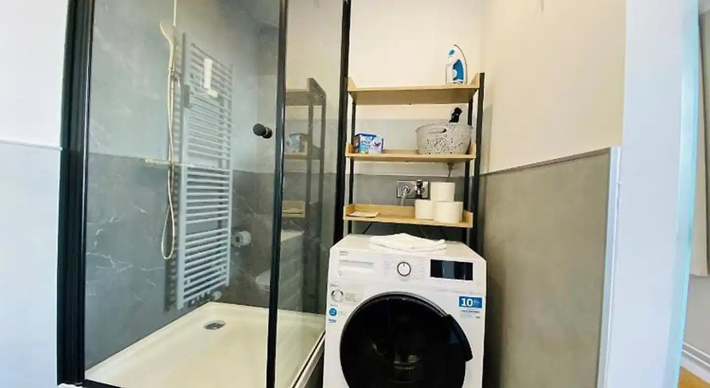 Amaroo - Apartments Potsdam Brandenburger Tor Badezimmer